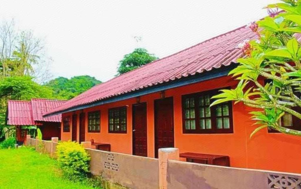 Umphangburiresort Exterior photo